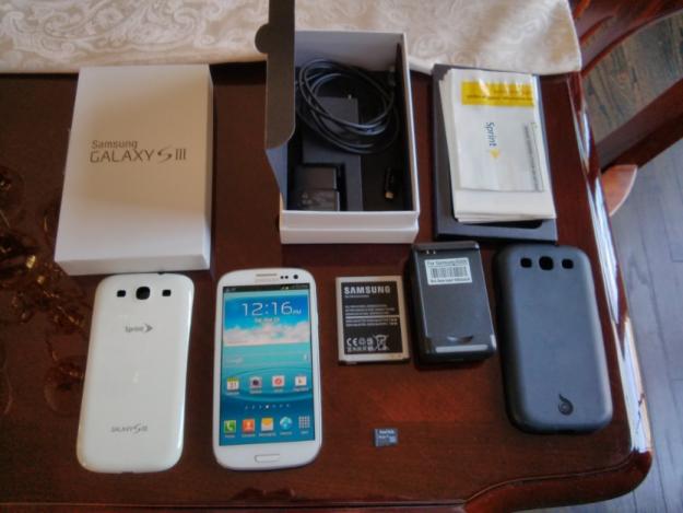 Samsung galaxy s3 de 16 gb libre nuevo.  280 euro