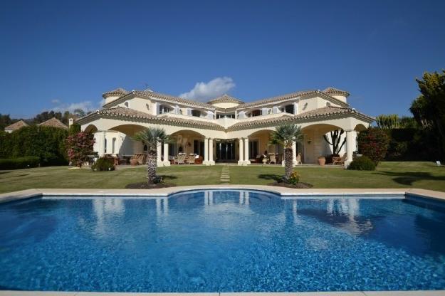 Villas a la venta en Nueva Andalucía Costa del Sol