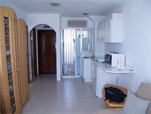 Apartment for Sale in Alicante, Comunidad Valenciana, Ref# 2919649