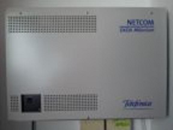 Centralita netcom dkda milenium 18 con 3 telefonos