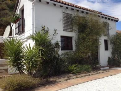 Chalet con 3 dormitorios se vende en Monda