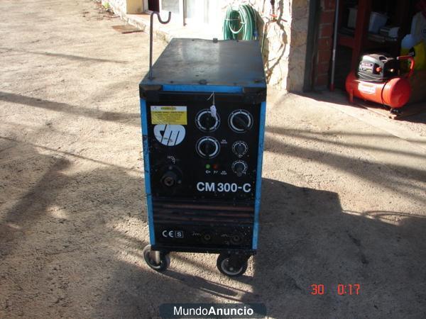 VENDO MAQUINA DE SOLDAR CON HILO DE 300A.