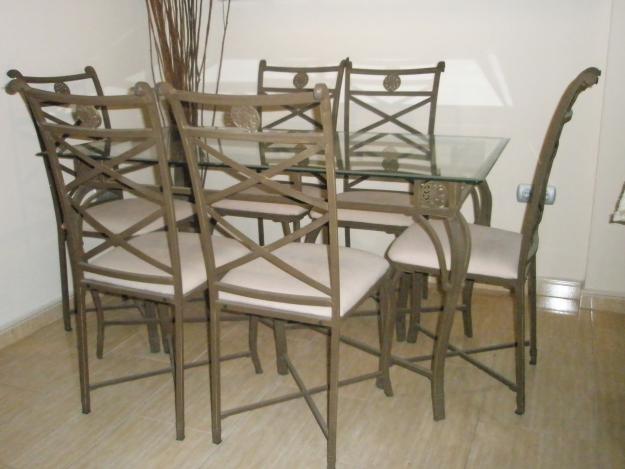 Chollo!!  mesa con cuatro sillas de forja
