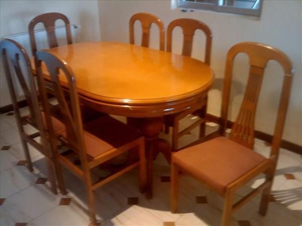 Mesa comedor + 6 sillas tapizadas