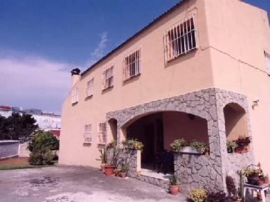 Chalet con 5 dormitorios se vende en Benalmadena Costa, Costa del Sol