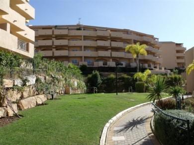 Apartamento con 2 dormitorios se vende en Marbella, Costa del Sol