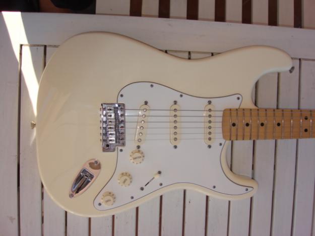 FENDER stratocaster standard mex 2001