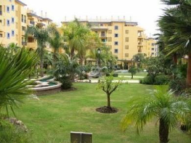 Apartamento con 3 dormitorios se vende en Marbella, Costa del Sol