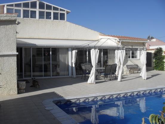 Belíssima Casa em La Zenia, Alicante, Espanha Com Dois Quartos