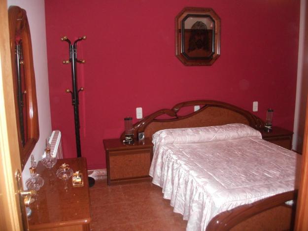 HABITACIÓN COMPLETA DE MATRIMONIO