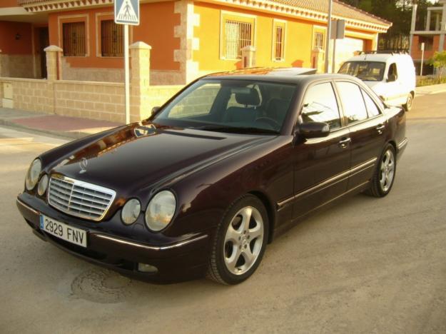 MERCEDES-BENZ - E-320 CDI AVANTGARDE