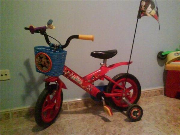 Vendo 2 bicis mickey mousse  para niños 2 - 5 años