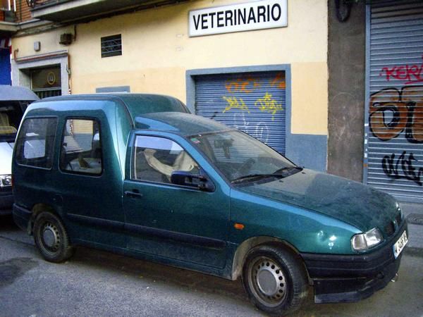 Vendo Furgoneta SEAT INCA verde-azulada 1,9