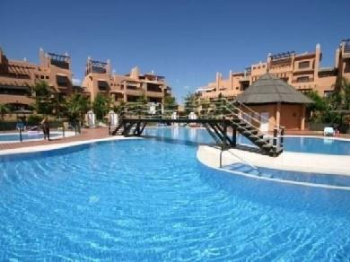 Apartamento con 2 dormitorios se vende en Estepona, Costa del Sol