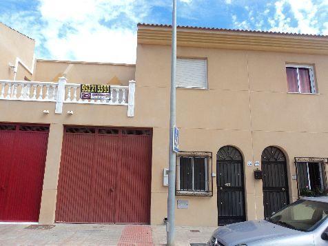 Casa adosada en Níjar