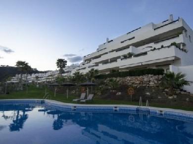 Apartamento con 3 dormitorios se vende en Benahavis, Costa del Sol