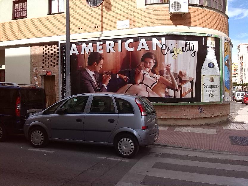 Local en bruto muy amplio ideal para cafetería o tienda para poner gran escaparate