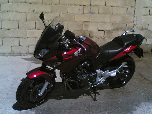 SE VENDE HONDA CBF 600