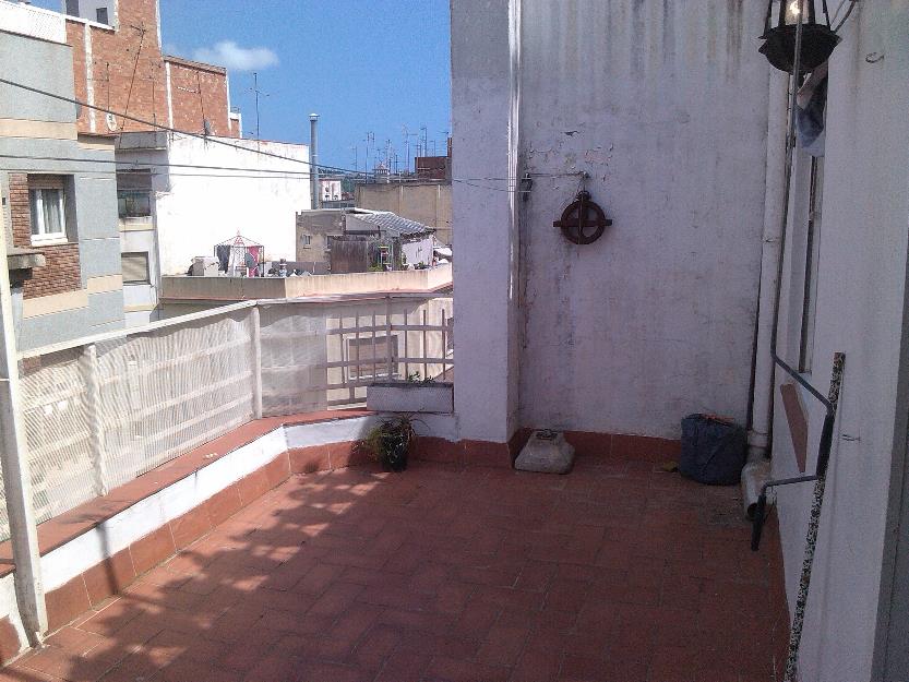 Atico con terraza (sin amueblar)