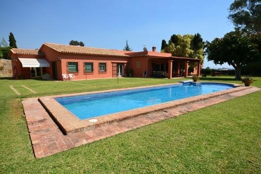 5 Dormitorio Chalet En Venta en San Pedro de Alcantara, Málaga