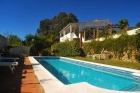 Villa en venta en marbella con 1.450 m2 de terreno, 295 m2 construidos, 3 dormitorios - mejor precio | unprecio.es