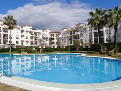 Apartamento con 3 dormitorios se vende en Marbella, Costa del Sol