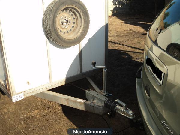 REMOLQUE DE CAJA CERRADA