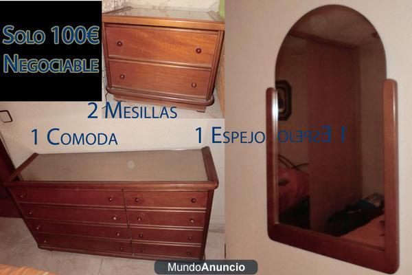 Se vende 2 mesillas, 1 cómoda y 1 espejo.