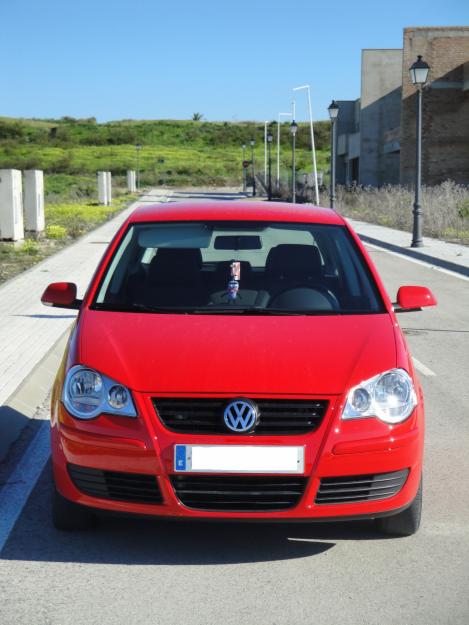 SE VENDE VW POLO 1.4 EDITION 80 CV. ROJO