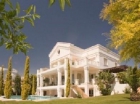Chalet con 5 dormitorios se vende en Estepona, Costa del Sol - mejor precio | unprecio.es