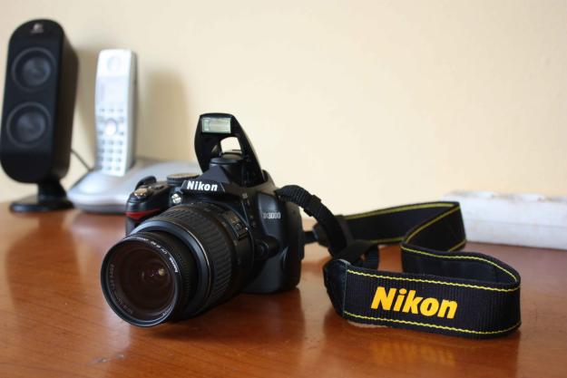 professinal gama alta Camara Nikon  D3000 seminuevo