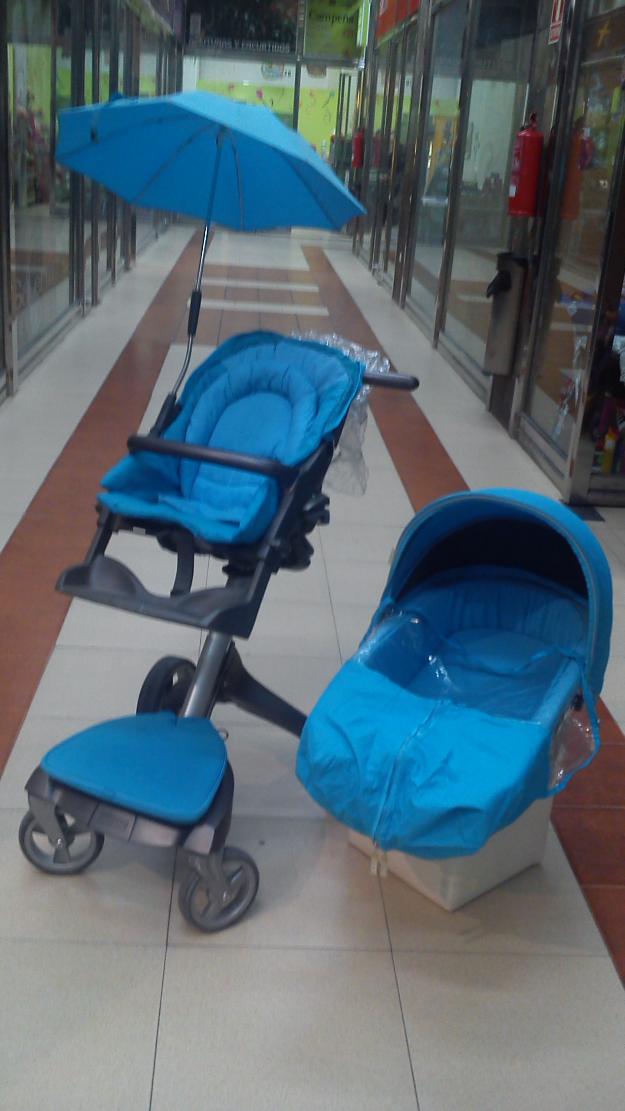 Duo: capazo y silla de coche Stokke Xplory.