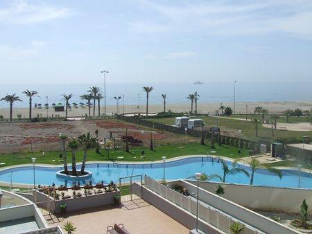 APARTAMENTO EN 1ª LINEA DE MAR EN ROQUETAS DE MAR - ALMERIA