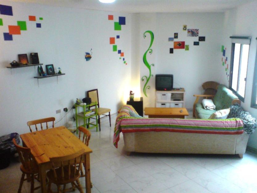 Habitación en piso céntrico !!