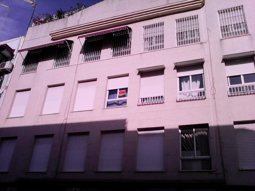 Piso tres dormitorios muy nuevo