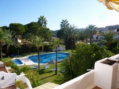 Adosado con 2 dormitorios se vende en Marbella, Costa del Sol