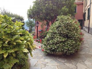 Apartamento en villa : 2/4 personas - vistas a mar - alassio  savona (provincia de)  liguria  italia