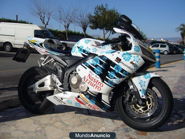 muy buen precioHONDA - CBR SERIE LIMIT ROSSI 12.000kilometros año 2007 4500euros - Alicante