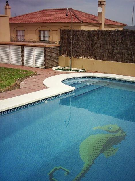 CASA PAREADA EN ALGECIRAS CON PISCINA PRIVADA