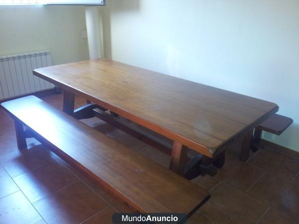 MESA Y BANCOS MADERA MACIZA