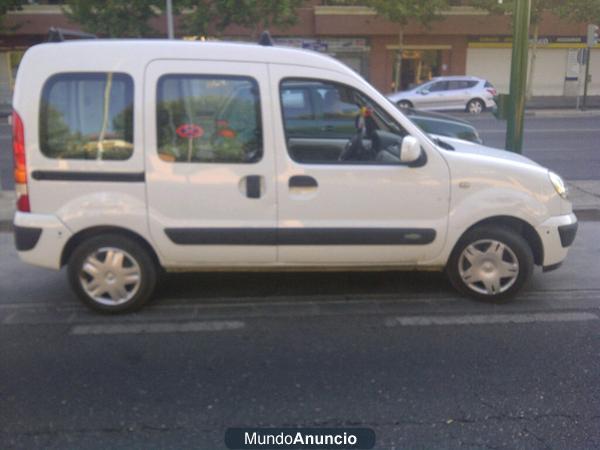 SE VENDE RENAULT KANGOO