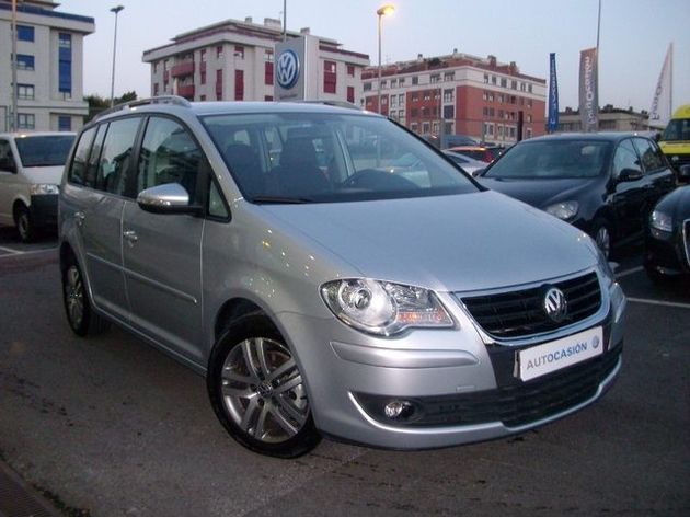 VOLKSWAGEN TOURAN  1.9TDI ADV. BLUEMOTION