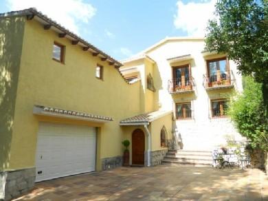 Chalet con 5 dormitorios se vende en Benissa