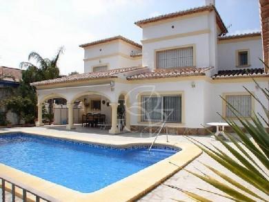 Chalet con 4 dormitorios se vende en Moraira, Costa Blanca