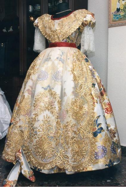 Vendo traje de fallera