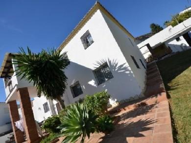 Chalet con 7 dormitorios se vende en Benalmadena Costa, Costa del Sol