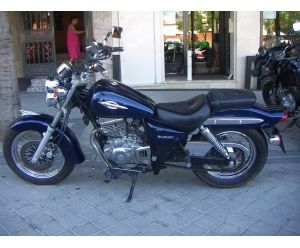 SUZUKI GZ 250 MARAUDER