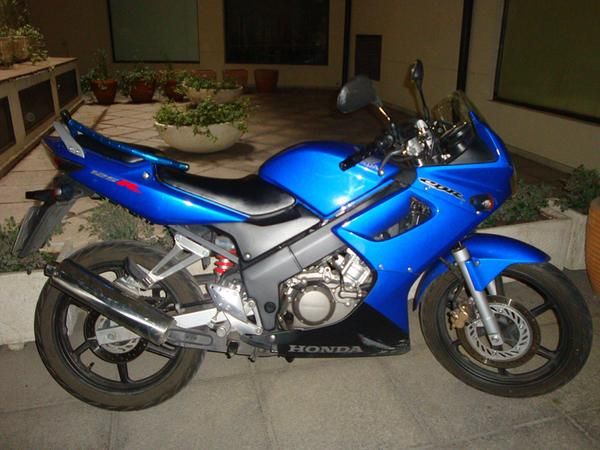 VENDO MOTO HONDA CBR 125R