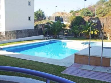 Apartamento con 2 dormitorios se vende en Marbella, Costa del Sol