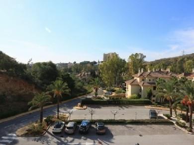 Apartamento con 2 dormitorios se vende en Marbella, Costa del Sol